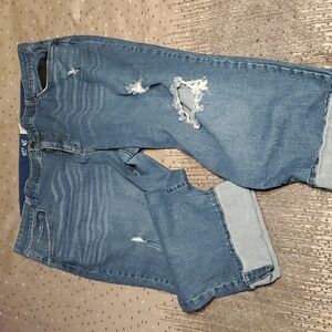 24W Terra and Sky distressed Capri jeans